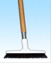 Brush White w/ Handle 9"