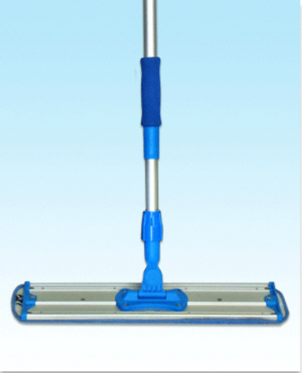 18 in. Microfiber Flat Mop Kit