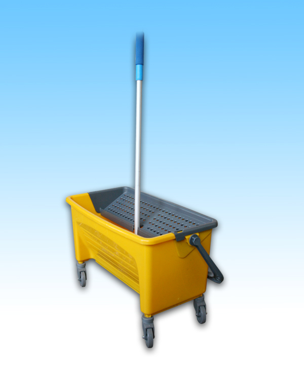 Rubbermaid Commercial Mop Bucket, Press Wring Mop Bucket for Microfiber  Flat Mops, Mop Bucket with Wringer On Wheels,18 Yellow